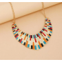 Collier avec pendentif a blocs de couleurs geometrique (1)